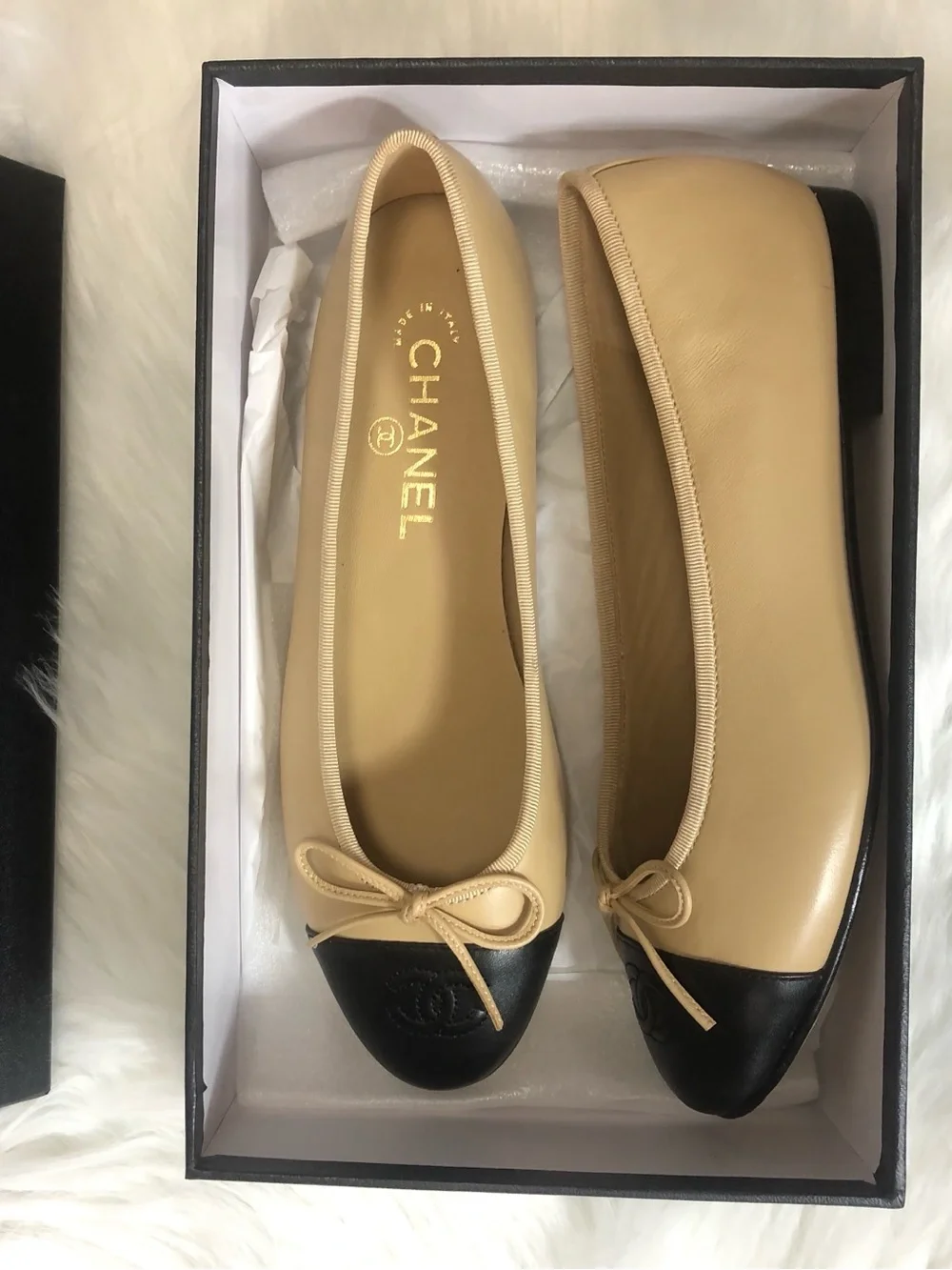 CHANEL Beige and Black Cap-Toe Leather Ballet Flats